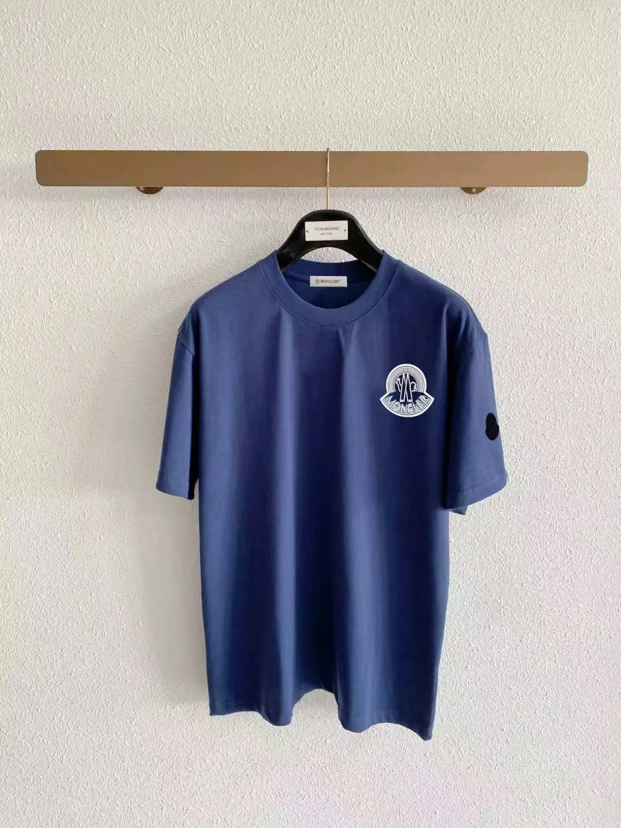 Moncle/ * ， logo New Arrival ， ， ， ， T Same Style。 :Black White Blue Gray Size:S（90-130 ） M（125-140 ） L（135-160 ） XL（160-180 ） XXL（180-210 ）